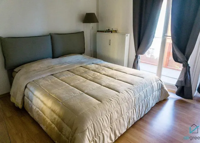 Bright And Quiet Flat With A Balcony