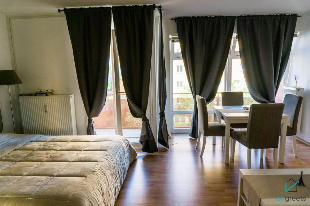 Bright And Quiet Flat With A Balcony * Munich