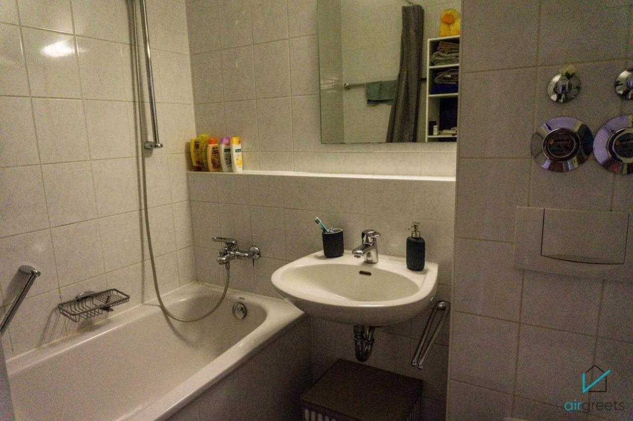 Bright And Quiet Flat With A Balcony * Munich